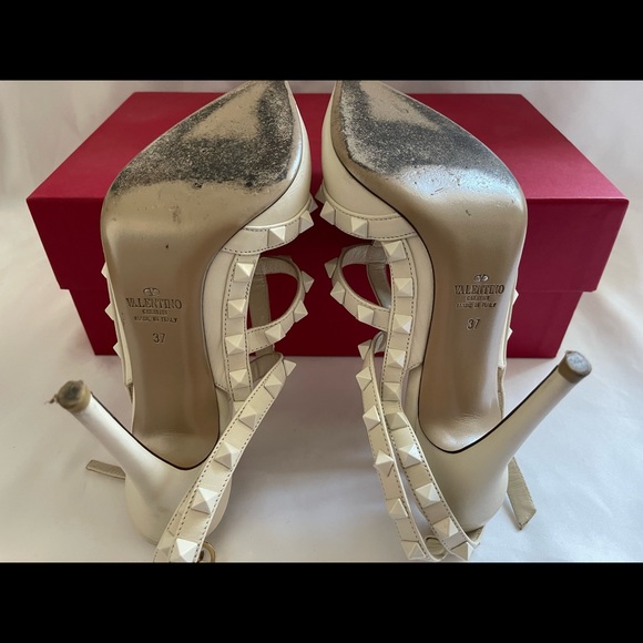 Valentino crème t-strap pump - Picture 6 of 6